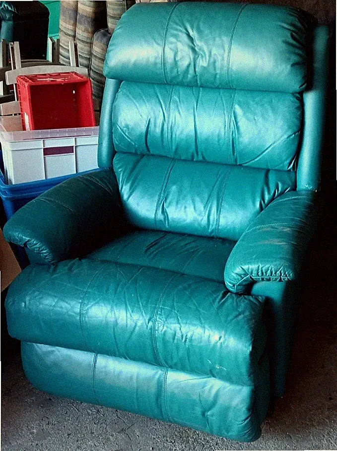 La-Z-Boy Recliner - rare find - Special Green/Blue Color - FOR PICK UP ONLY!